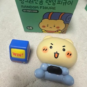 Broken Bear Nostalgic Game Console Character Figure (Boxed)