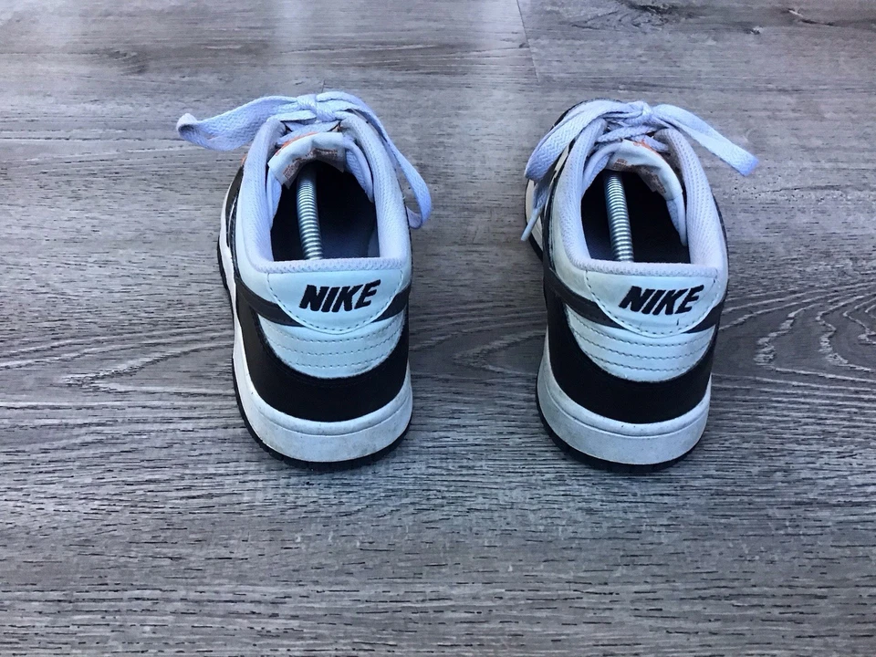 Zapatillas Nike Dunk Low GS Talla 6.5 Y Para Mujer’s 8 Negro Gris Mandarín FN7784-001 Foto 3 de 4