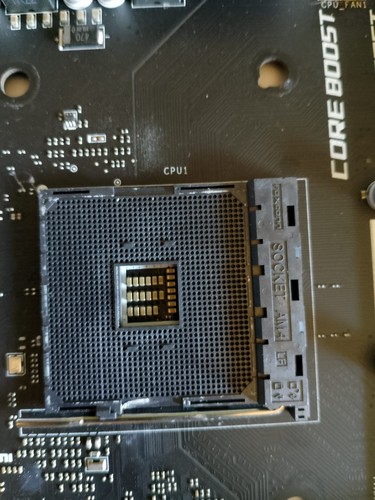 Scheda madre X470 Gaming Pro. funzionante con procesore AMD ryzen 5 - Foto 6 di 7