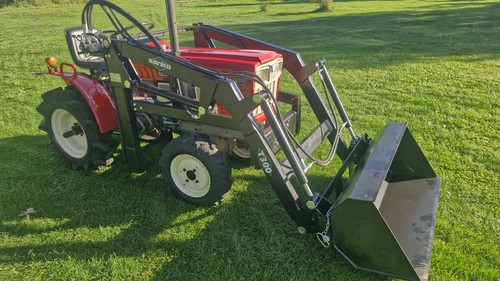 Kleintraktor Schlepper mit Frontlader mit Schwimmstellung - Bild 6 von 14