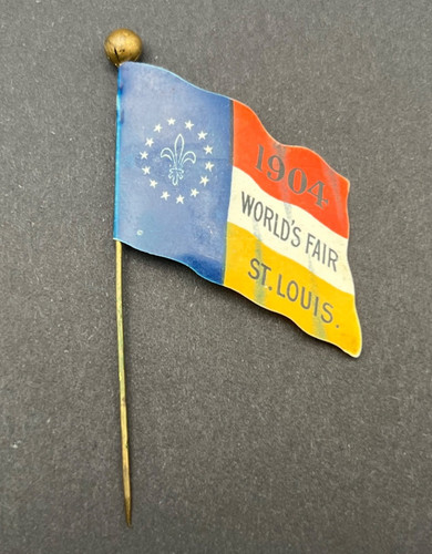 RARE 1904 ST. LOUIS FLAG WORLD'S FAIR SOUVENIR FLAG LAPEL PIN