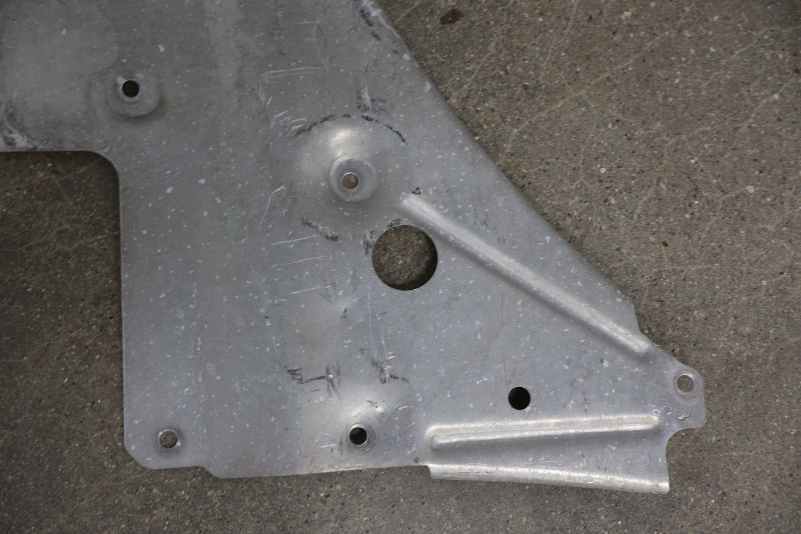 10 Aston Martin V8 Vantage Roadster Rear Aluminum Underbody Shield 6G33K17C857AB