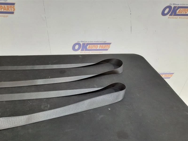 21 2021 CHEVY BLAZER OEM REAR SEAT BELT RETRACTOR SET BLACK - Imagem 4 de 4