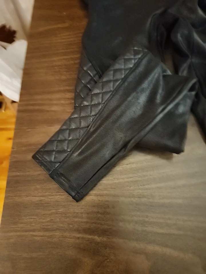 Lote De 3 Leggings Spanx Imitación Cuero Camuflaje Diamante Negros Cintura Alta Pequeños S Exc Foto 3 de 4