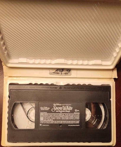 Snow White And The Seven Dwarfs VHS VINTAGE Clamshell - Picture 3 of 3