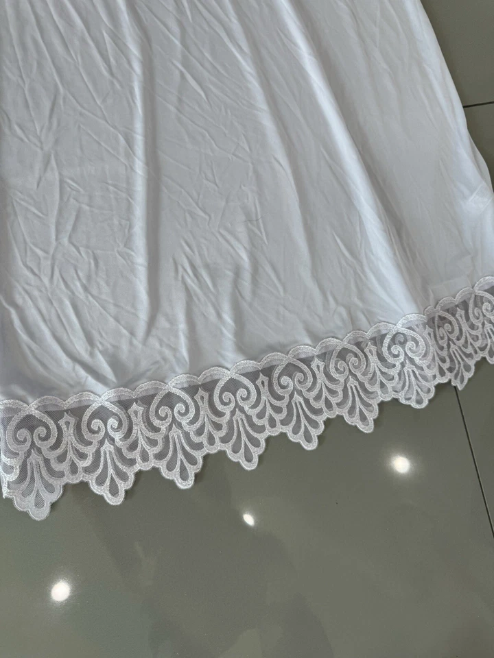 Wacoal Embrace Lavender Lace Embroidered Chemise Slip NWT SIZE Small - Image 2 of 4