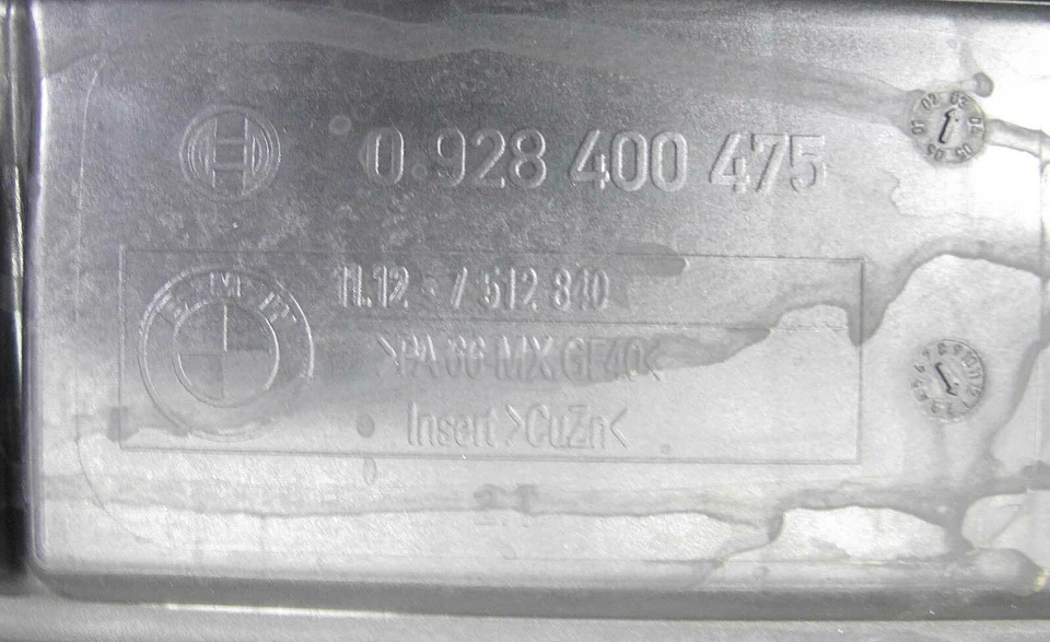 BMW E46 2003-2006 Serie 3 E39 M54 6 cilindros último modelo cubierta de válvula con grietas OEM Foto 3 de 4