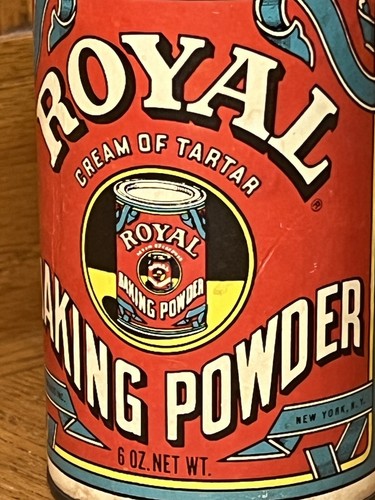Rare 8 Oz. Royal Baking Powder Tin with original powder sealed inside - Picture 7 of 9