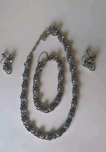 Silver Toned Parure Necklace Bracelet Earrings Blue Rhinestones - Picture 3 of 10