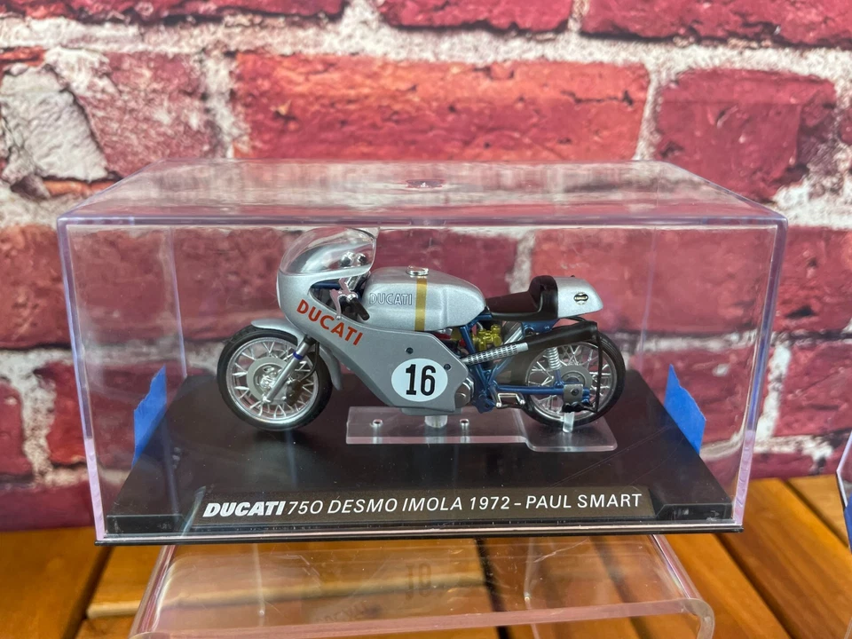 Lote Surtido de 6 MODELOS DE MOTO DUCATI Usados Escala 1/24 Nuevos En Caja BONITOS Foto 4 de 4