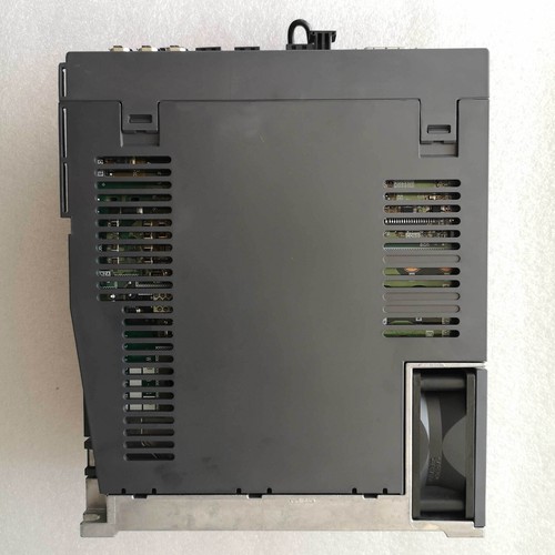 Servo accionamiento usado Mitsubishi MR-J4W3-444B envío gratuito - Imagen 3 de 4