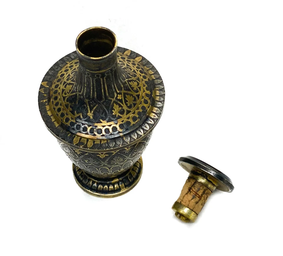 Botella Española Toledo Oro Damasceno y Ágata Tallada, Siglo XIX Foto 4 de 4