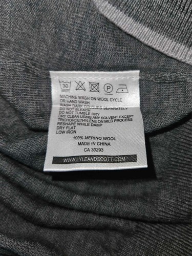 Saltador de cuello rollo de lana gris Lyle and Scott Merino para hombre precio de venta sugerido por el fabricante £100 - Imagen 4 de 4