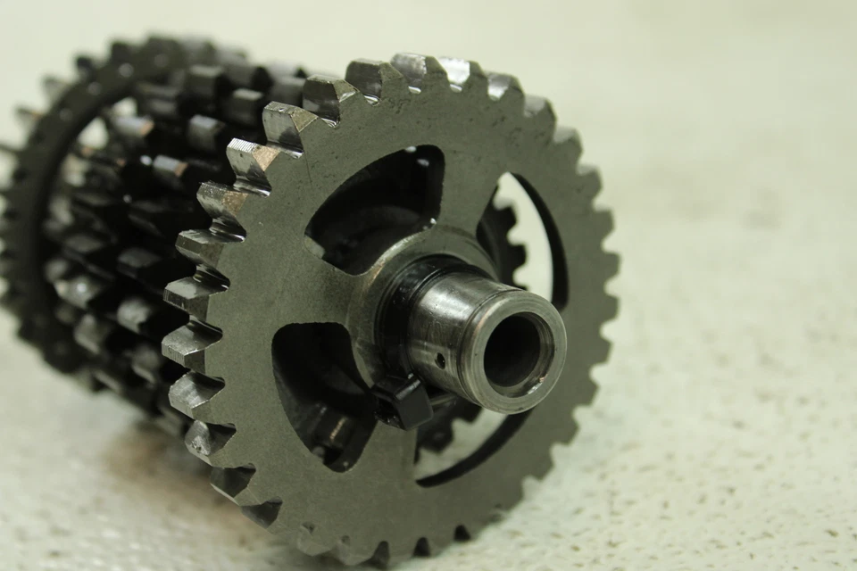 Yamaha Yz125 2005 eje de transmisión OEM con engranajes B4493 Foto 2 de 4