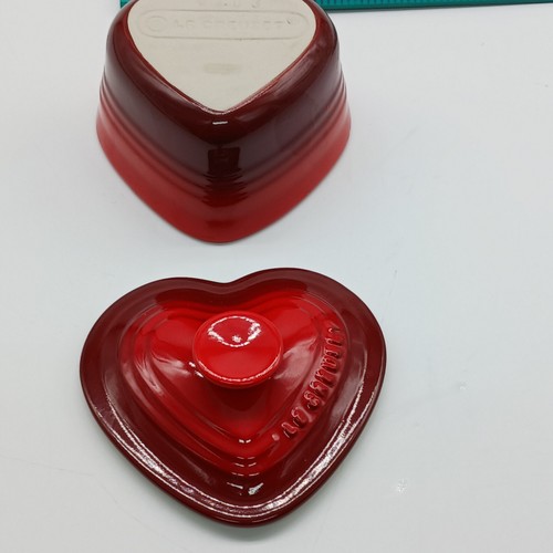 Le Creuset Heart Ramekin with Lid Single Serving for Casserole Desserts - Picture 10 of 12