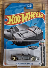 Hot Wheels Main 2017 Pagani Huayra Roadster 13/250 HKL23 Zamac w/ Protector