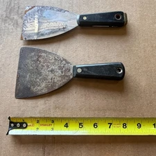 Red Devil 2 pc Putty Knife Set with 3" and 4"