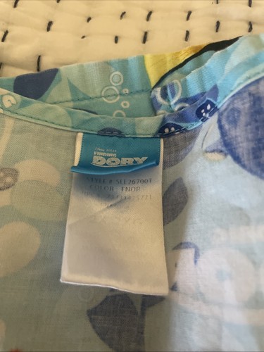 Disney Finding Dori scrub top 2xl - Picture 2 of 2