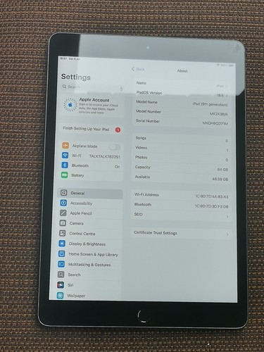 Apple iPad 9th Gen. 64GB, Wi-Fi, 10.2 in - Space Grey