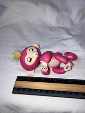 Fingerlings Interactive Baby Monkey Finger Toy Pink w/ Yellow HairWowWee WORKS