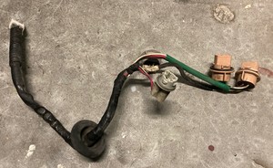 98-05 LEXUS GS300 GS400 REAR DRIVER LEFT SIDE TAIL LIGHT WIRING HARNESS
