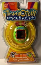 BANDAI 2004 Tamagotchi Connection Green Color Rare  Hard to Find 19405