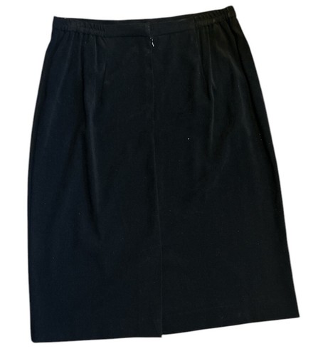 Women’s Skirt Size 12P Polyester Spandex Black Embossed Suede Zip New - Picture 2 of 4