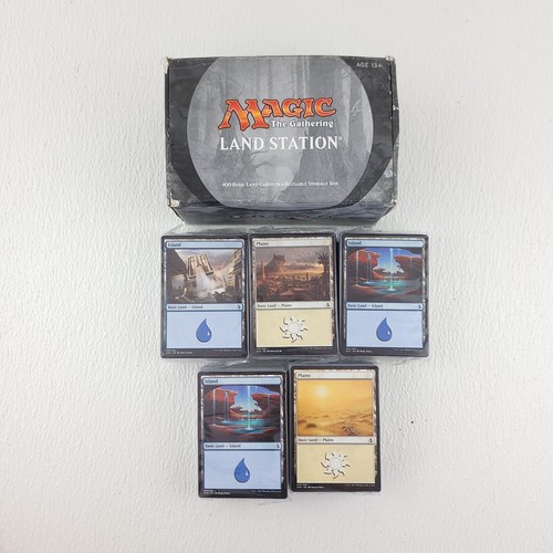 Magic The Gathering Land Station 2017 Reusable Storage Box Sealed Cards 400 Card