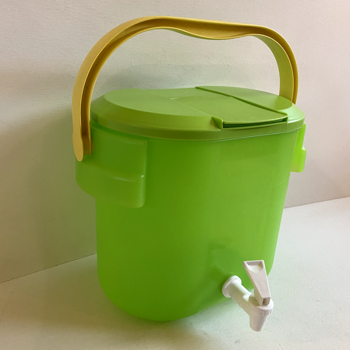 Tupperware Water Dispenser 8.7L with Handle On The Go Water