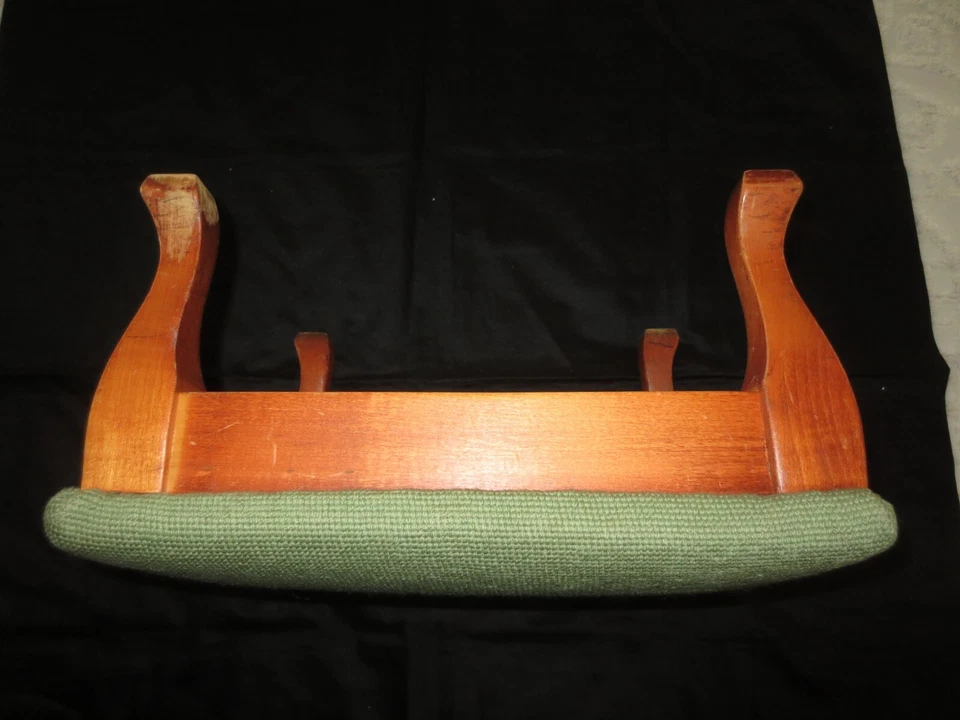 Vintage LIGHT GREEN FLORAL NEEDLEPOINT  FOOTSTOOL - 14-1/2" x 12-1/2" x 7-1/2" - Image 4 of 4