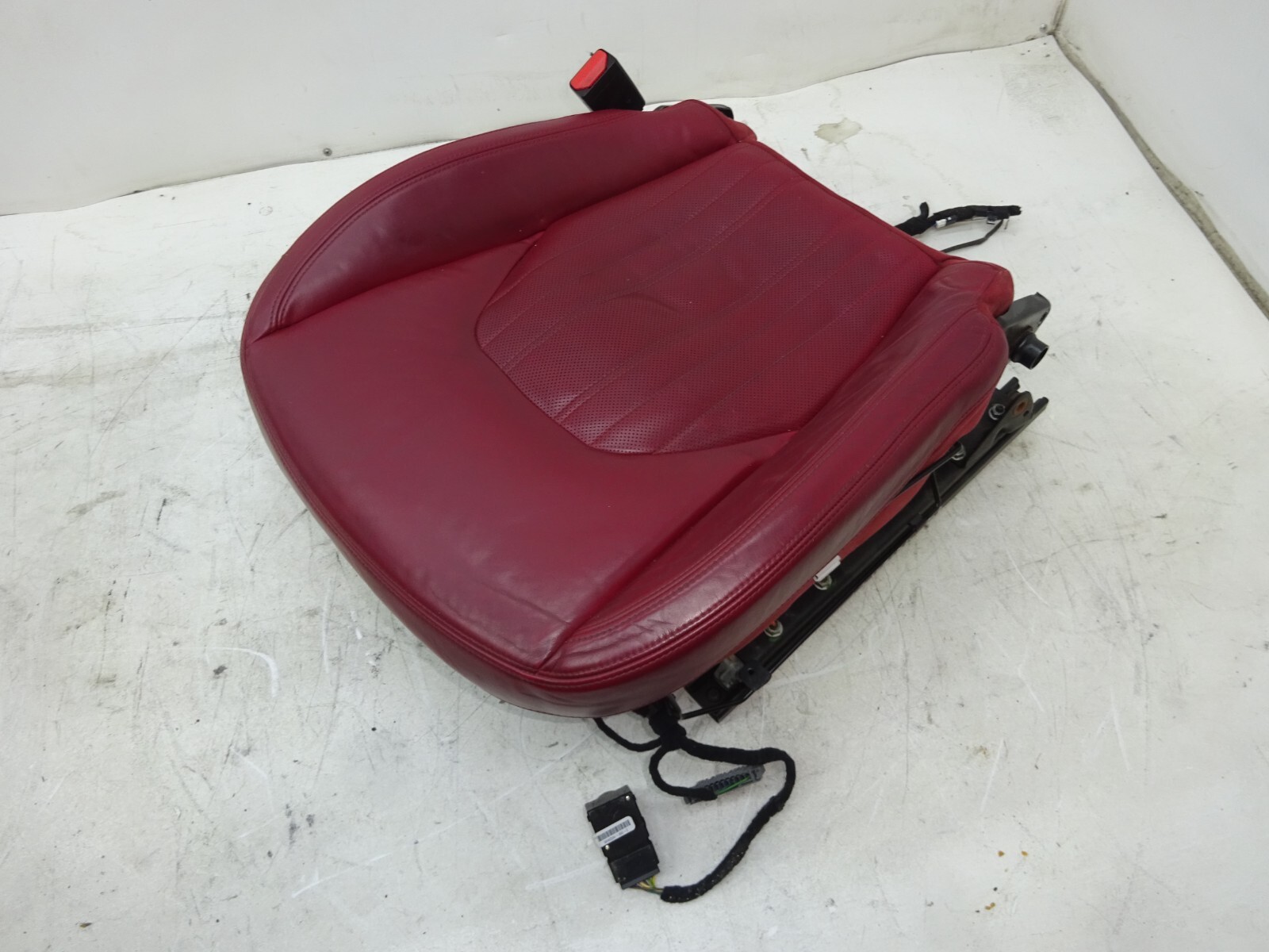 14-17 Maserati Ghibli Front Left Lower Bottom Seat Cushion w/ Rail OEM DE231041