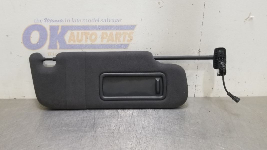 19 2019 MASERATI LEVANTE OEM SUN VISOR SHADE BLACK SUEDE PASSENGER RIGHT 