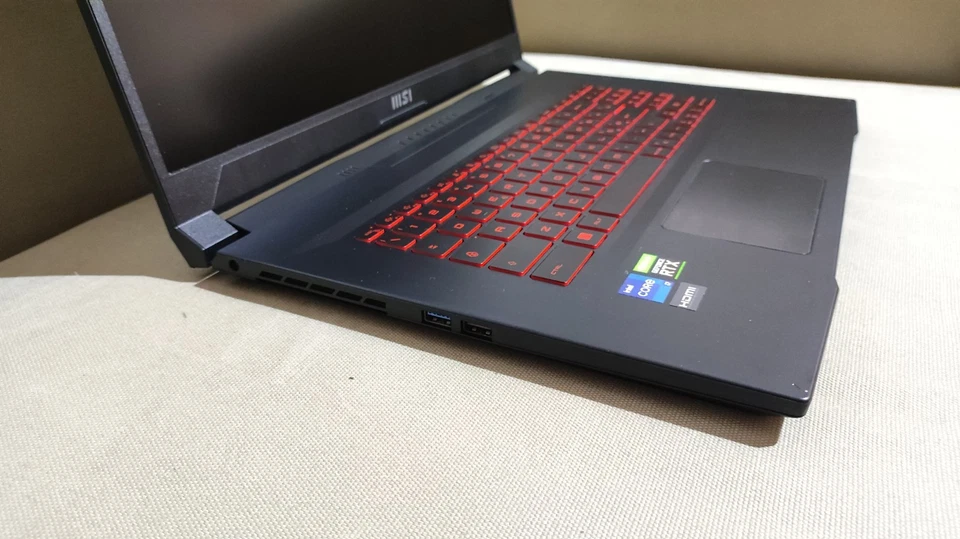 MSI Katana GF76 12UC 17,3" Core i7-12700H 512GB ssd 16gb ram Like new! - Immagine 4 di 4