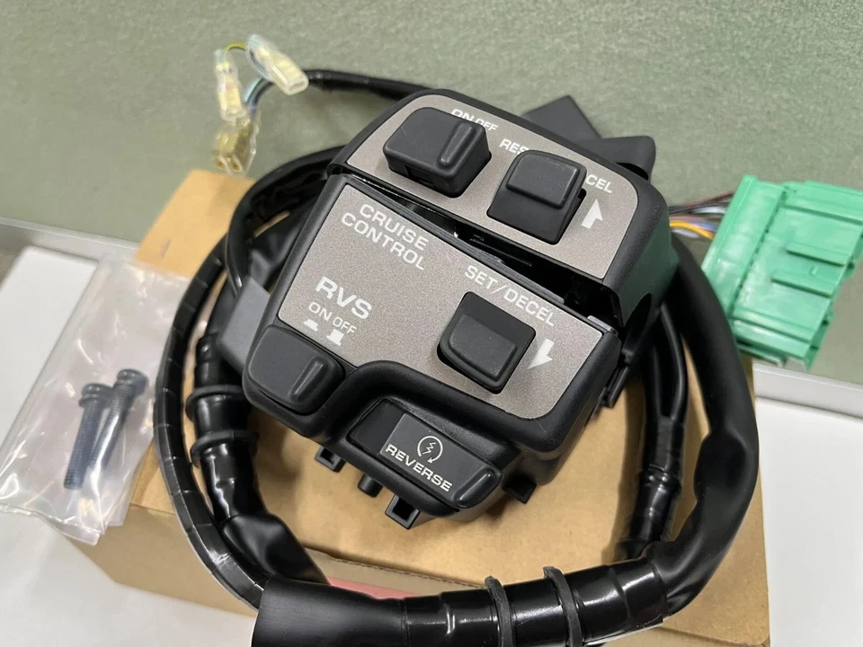 GENUINE HONDA OEM 2001-2003 GL1800 GOLDWING RIGHT HANDLEBAR CONTROL SWITCH Foto 2 de 3