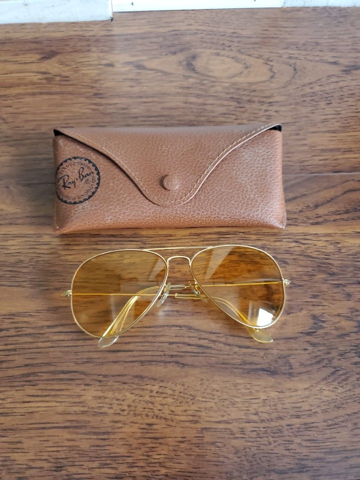 1980's 58-14 VINTAGE B&L RAY BAN YELLOW LENS AVIATOR SUNGLASSES
