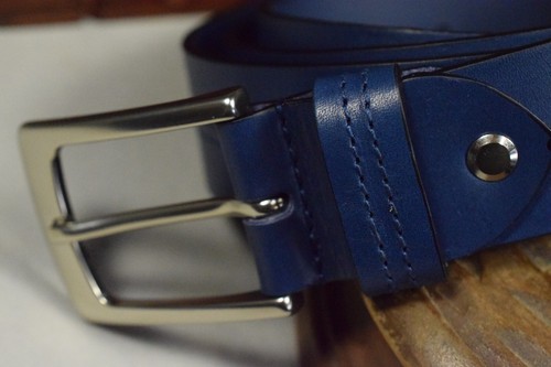 CINTURÓN HOMBRE SUTURA AZUL 35MM PIEL AUTÉNTICA HECHO A MANO EN ESPAÑA MALATHER - Imagen 3 de 8