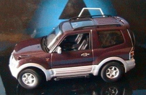Voitures, camions et fourgons miniatures AUTOart Pajero