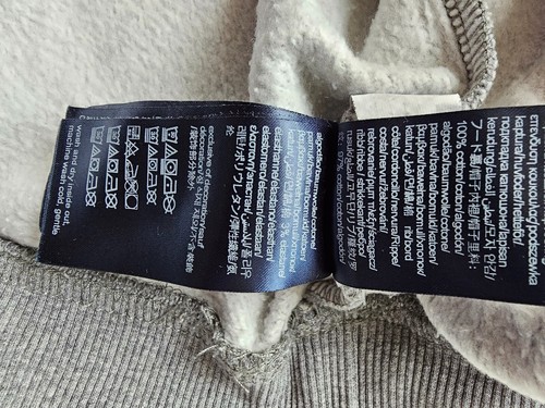 BOYS TOMMY HILFIGER HOODY WITH HOLOGRAM DETAIL - SIZE 152CM/12 - EXC COND - Picture 9 of 9