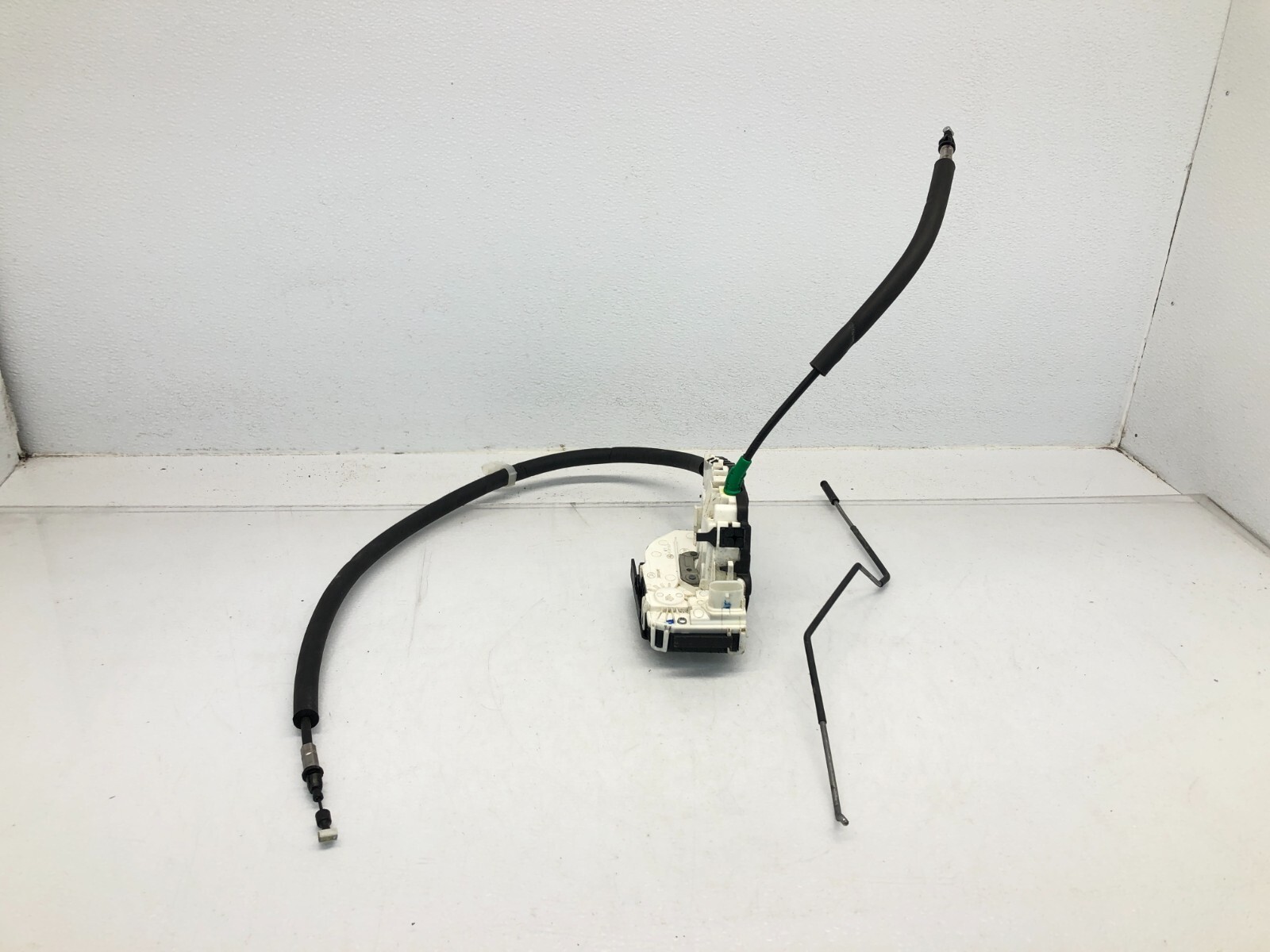 2017-2020 MASERATI LEVANTE LEFT DRIVER REAR LOCK LATCH ACTUATOR OEM