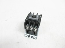 2X EATON C25DND330 3 POLE - 30 AMP - AC COIL DEFINITE PURPOSE CONTACTOR