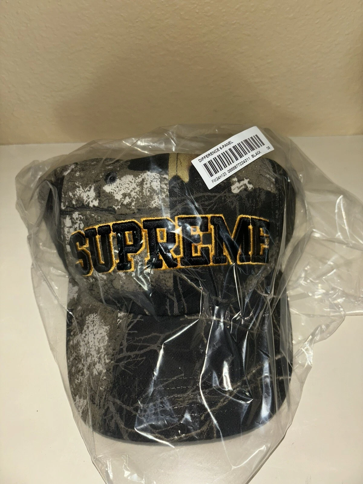 Chapeau Supreme Difference 6 panneaux noir camouflage (FW24)
