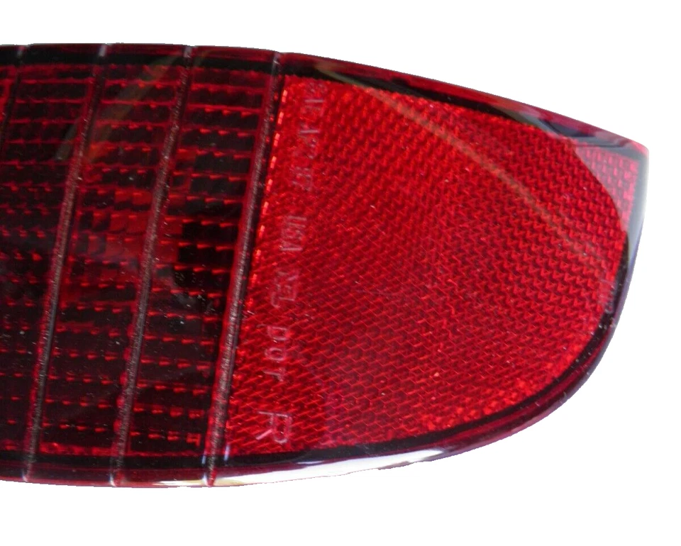 94848701 MARKER rear side assembly 1989-2002 Geo Prizm 1985-1988 Chevrolet Nova - Image 4 of 4