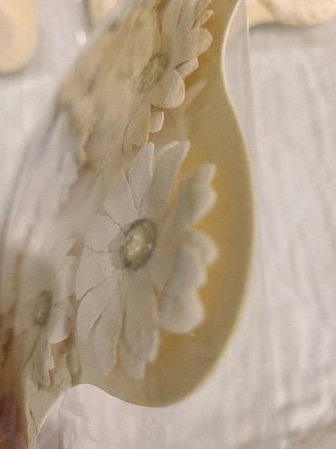 (3) Flores de papel inteligentes artesanales para álbumes de recortes en tonos beige con adornos - Imagen 4 de 4