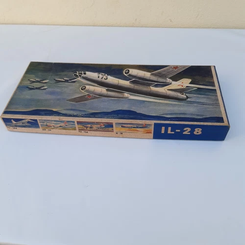 Flugzeug - Modellbaukasten IL - 28 ( plasticart )