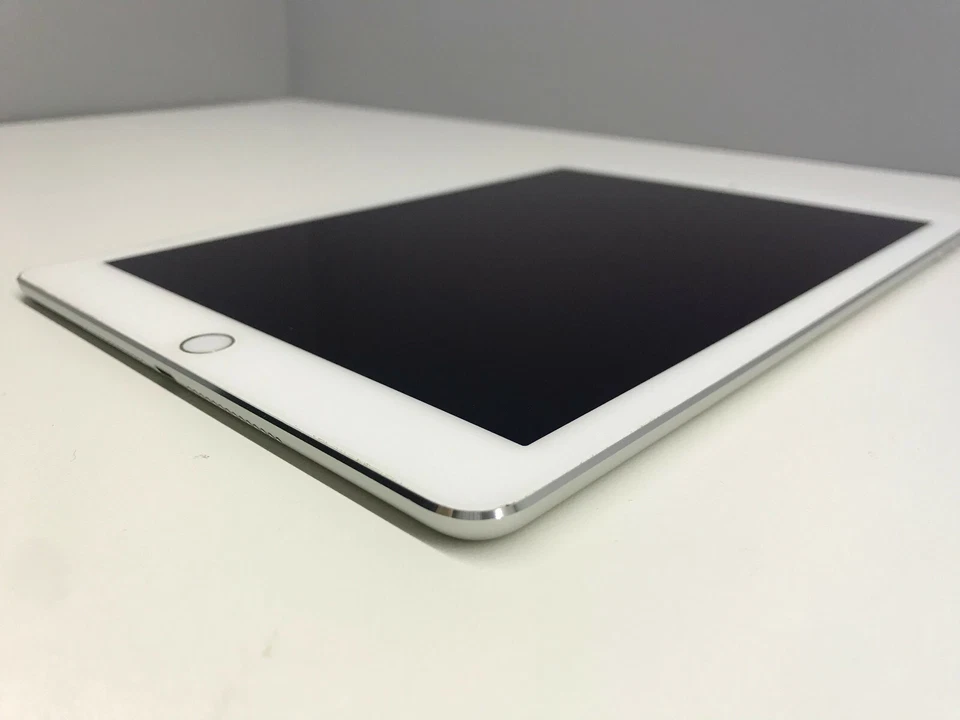 Apple iPad Air 2 A1566 16GB WiFi  9.7in MGLW2CL/A - White Tested - Image 3 of 4
