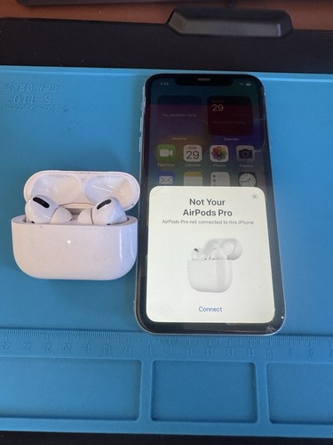 Apple iPhone 11 128GB BUNDLE DEAL WITH AIR POD PRO READ DESCRIPTION - Photo 4 sur 15