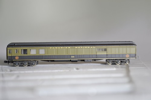 Coche de pasajeros 80728 escala N CON COR PESO PESADO CN CANADIAN NATIONAL RPO | Condition: Used