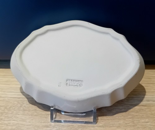 Vintage Wedgwood Jasperware Small Oval Dish Rare Beige/Light Taupe Colour VGC - Picture 3 of 3
