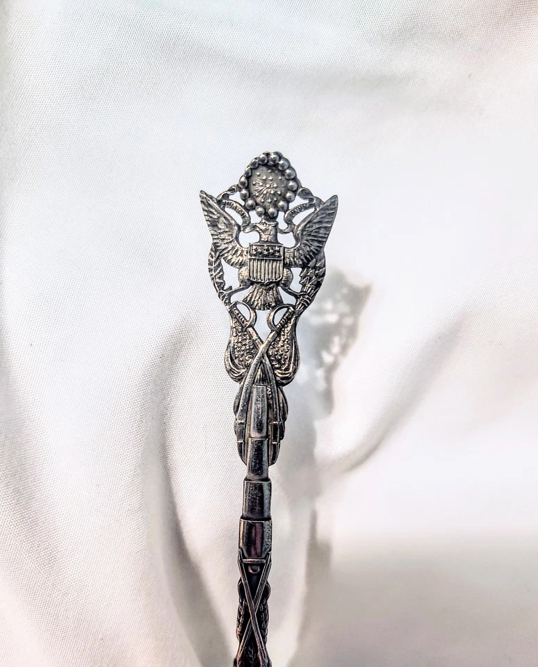 Antigua cuchara de plata de ley de recuerdo coleccionable Foto 2 de 4