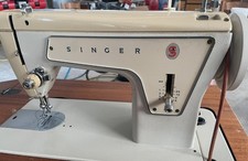 Macchina da cucire Singer con …